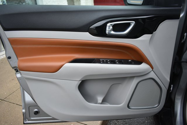 Used 2022 Jeep Compass Limited image 14