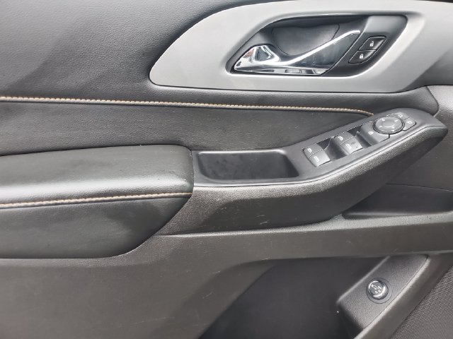 Used 2021 Chevrolet Traverse LT FWD image 19