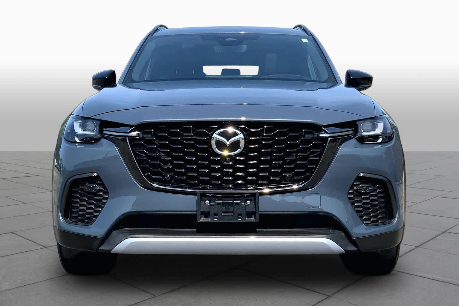 Certified 2025 MAZDA CX-70 Plug-In Hybrid w/ Premium Plus AWD/4WD image 4