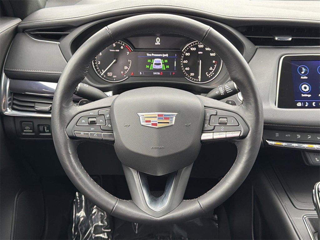 Certified 2023 Cadillac XT4 Luxury w/ Cold Weather Package image 7