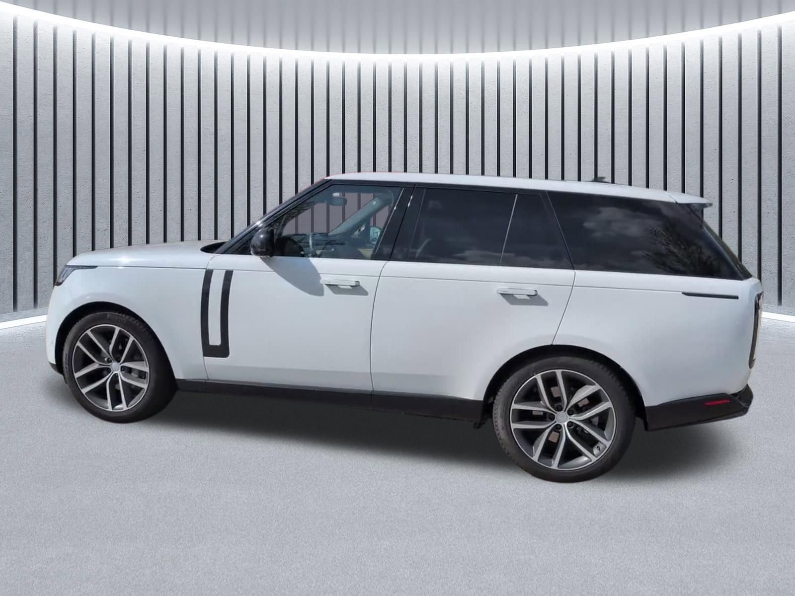 Used 2024 Land Rover Range Rover SE AWD/4WD image 16