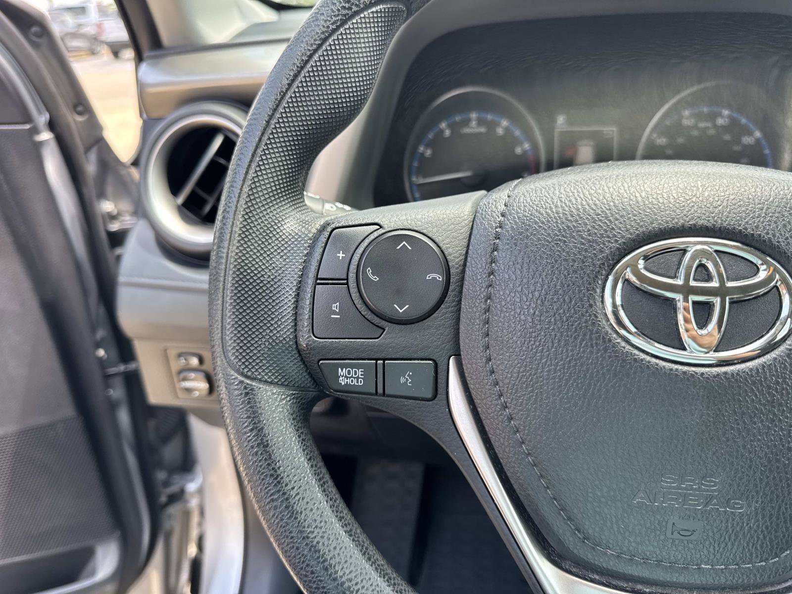 Used 2017 Toyota RAV4 LE FWD image 22