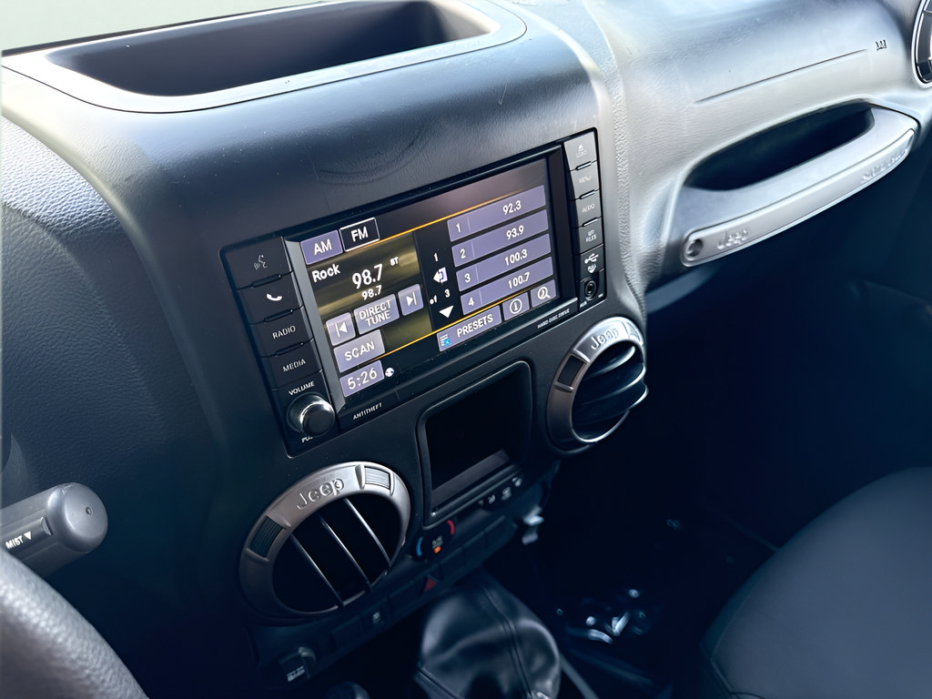 Used 2018 Jeep Wrangler Unlimited Sport AWD/4WD image 21
