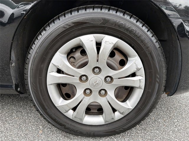 Used 2010 Hyundai Elantra GLS image 12