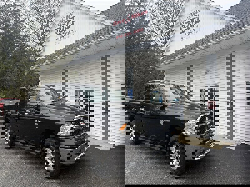 Used 2014 RAM 1500 Classic SLT image 1