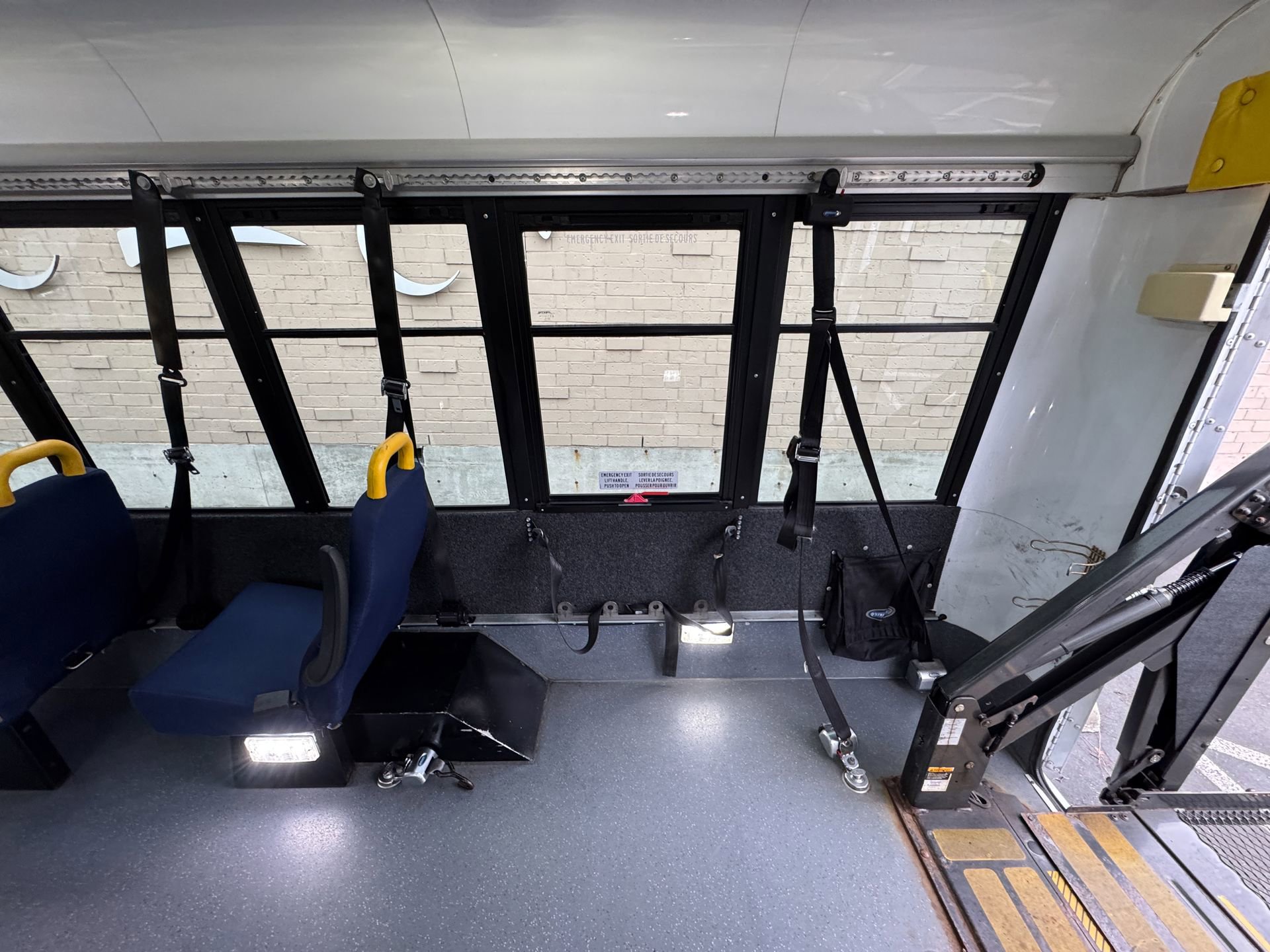 Used 2014 Chevrolet Express 3500 RWD image 24