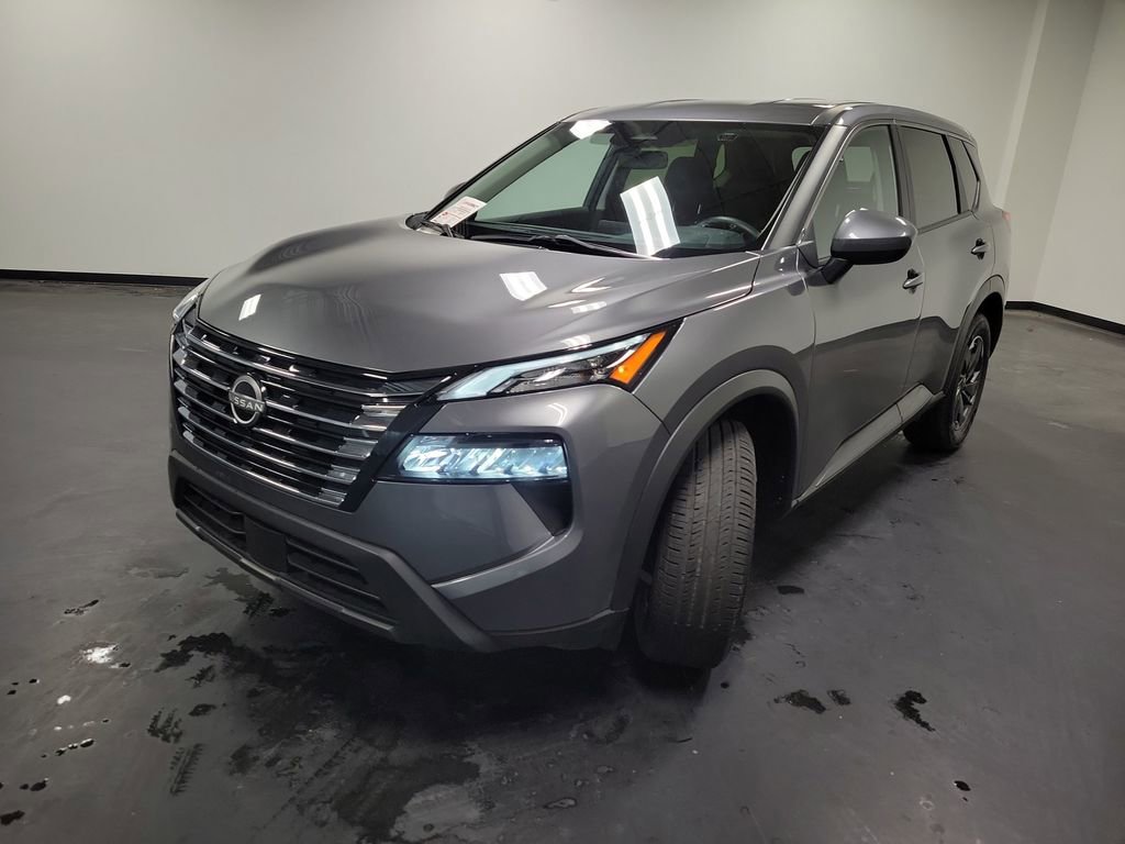Used 2024 Nissan Rogue SV image 4