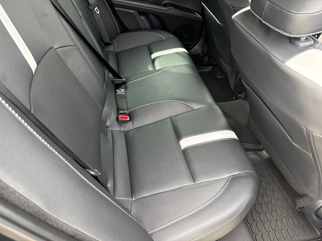 Used 2025 Toyota Camry SE image 29