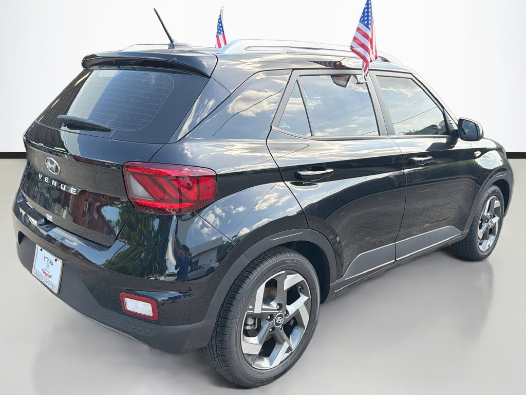Used 2024 Hyundai Venue SEL FWD image 7