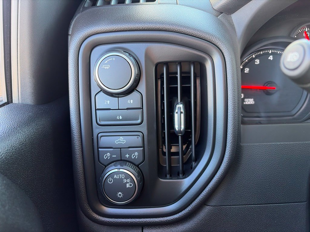 Used 2026 Chevrolet Silverado 2500 Custom w/ Custom Convenience Package AWD/4WD image 9