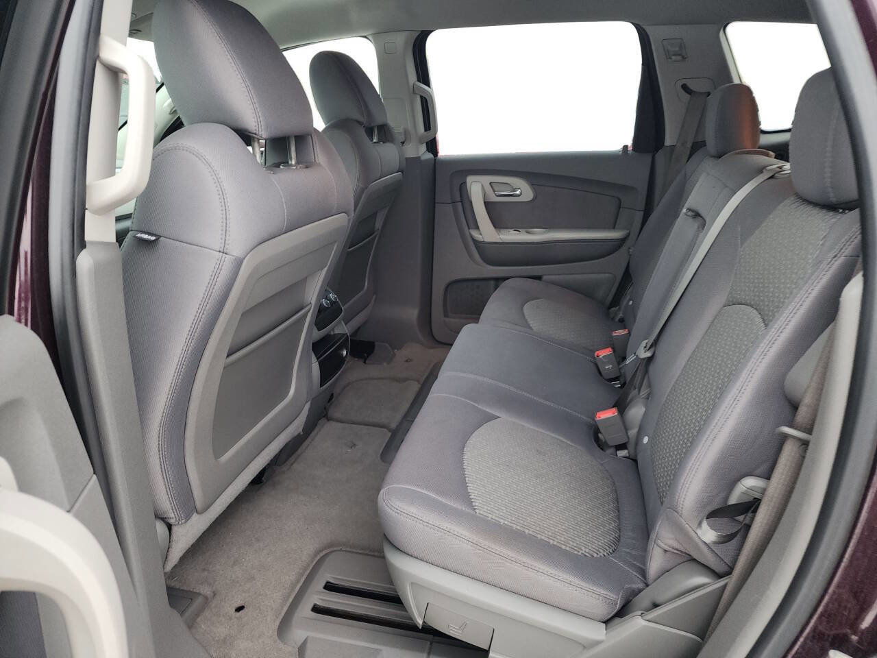 Used 2010 Chevrolet Traverse LS FWD image 10