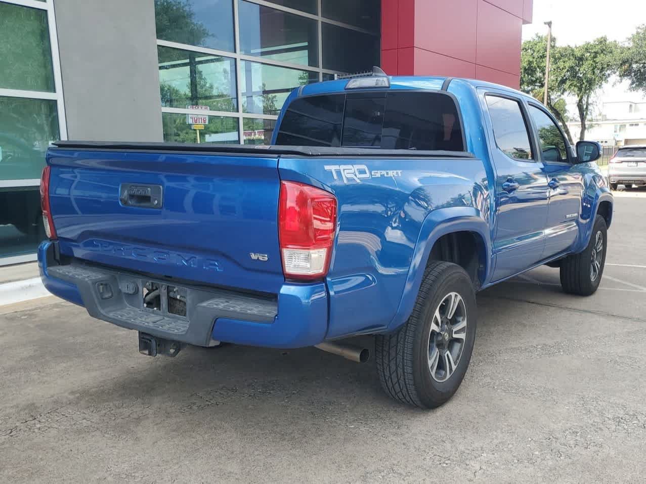 Used 2017 Toyota Tacoma TRD Sport w/ Tow Package RWD image 6