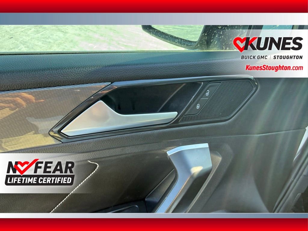 Used 2023 Volkswagen Tiguan SE image 21