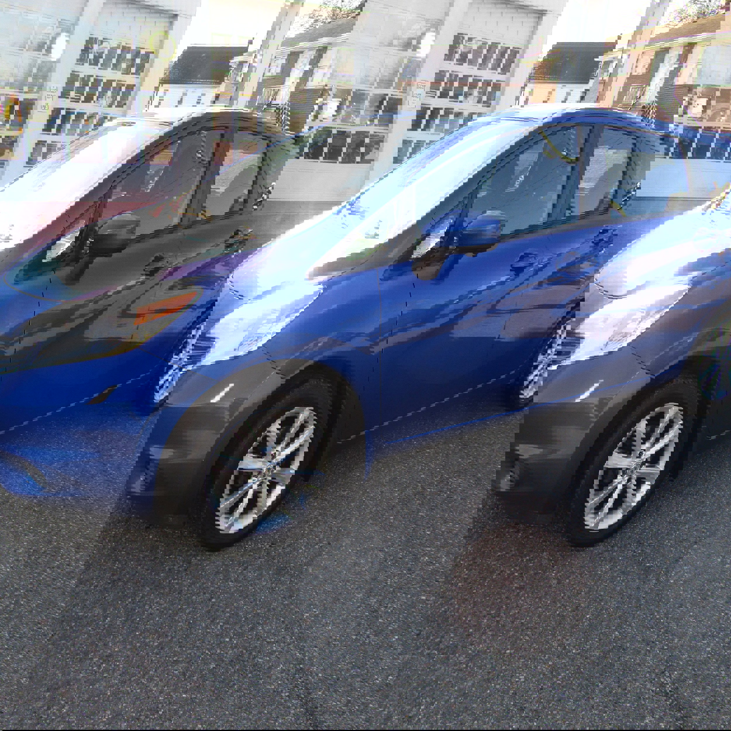 Used 2015 Nissan Versa Note SV w/ SL Tech Package image 2