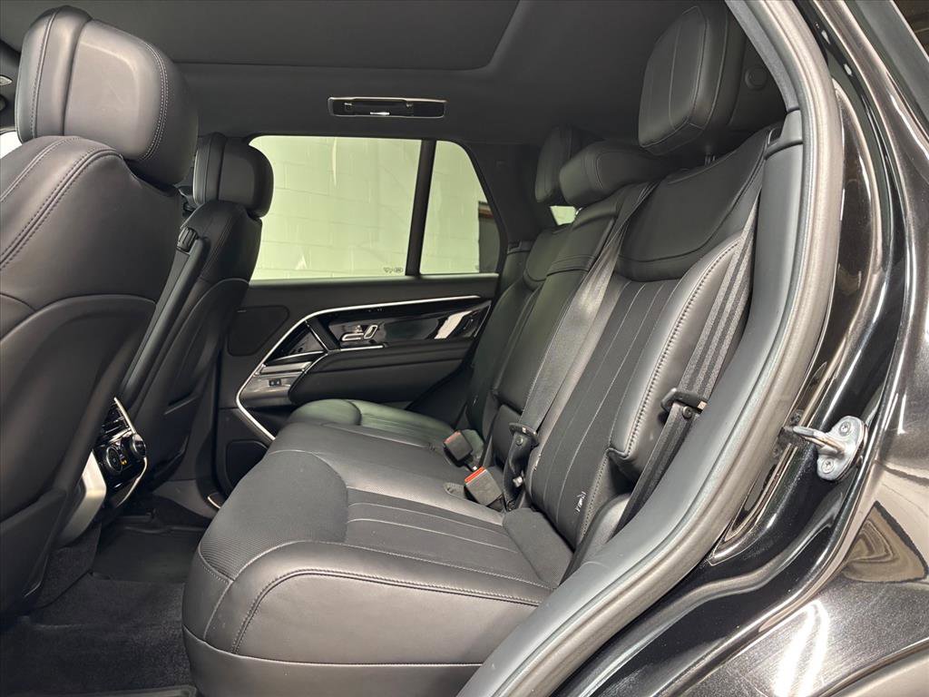 Used 2023 Land Rover Range Rover SE image 30