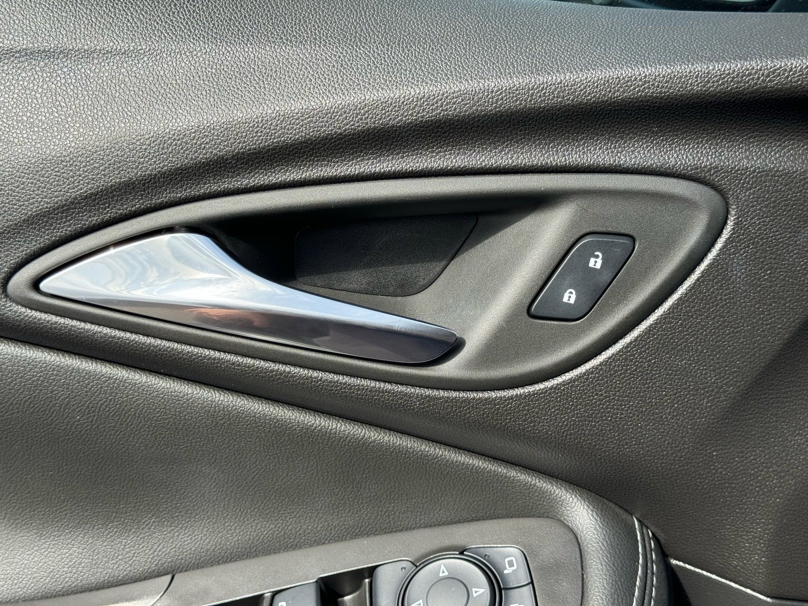 Used 2023 Buick Encore GX Preferred w/ Cold Weather Comfort Package image 18