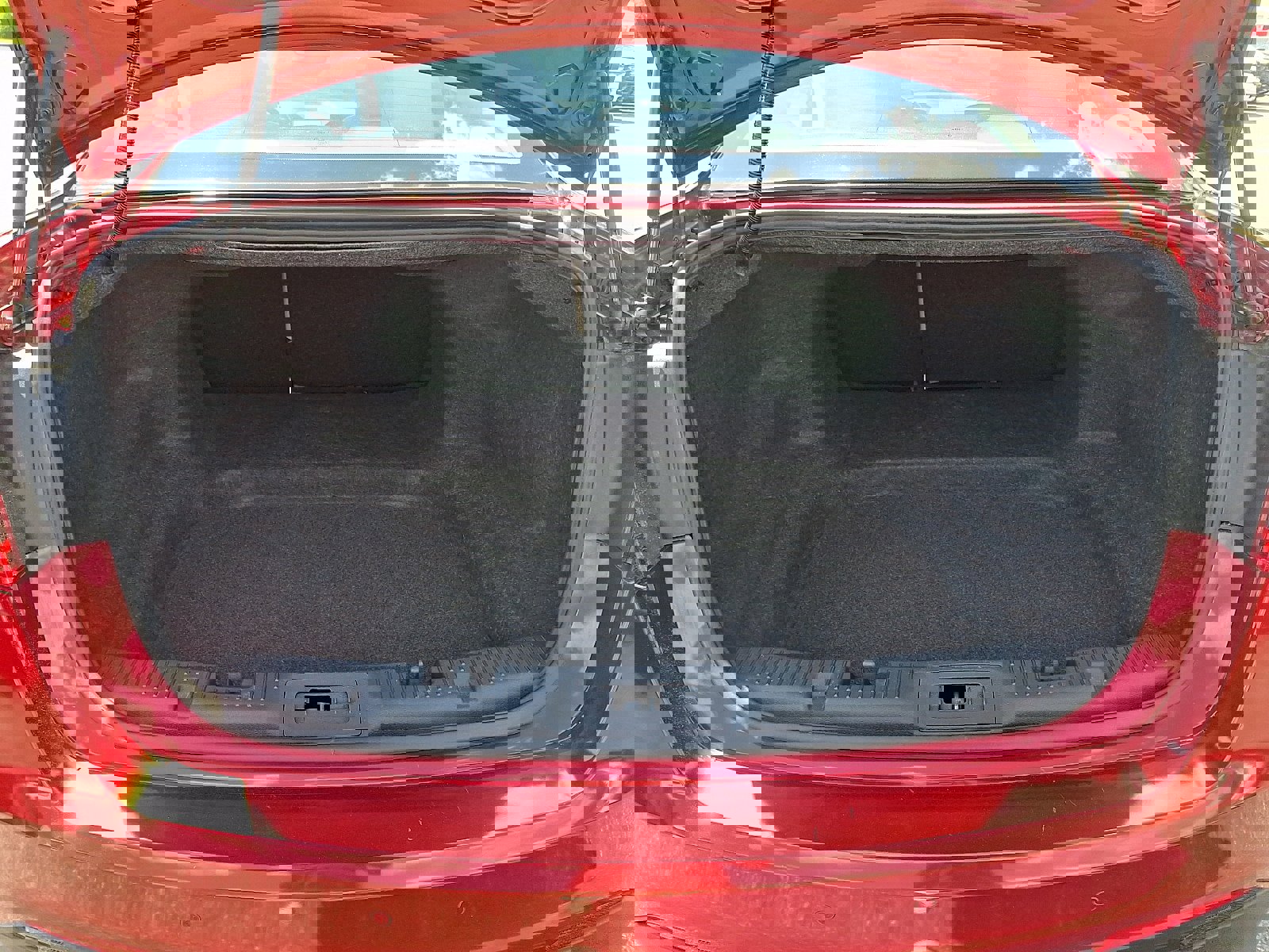 Used 2017 Ford Taurus SEL image 25