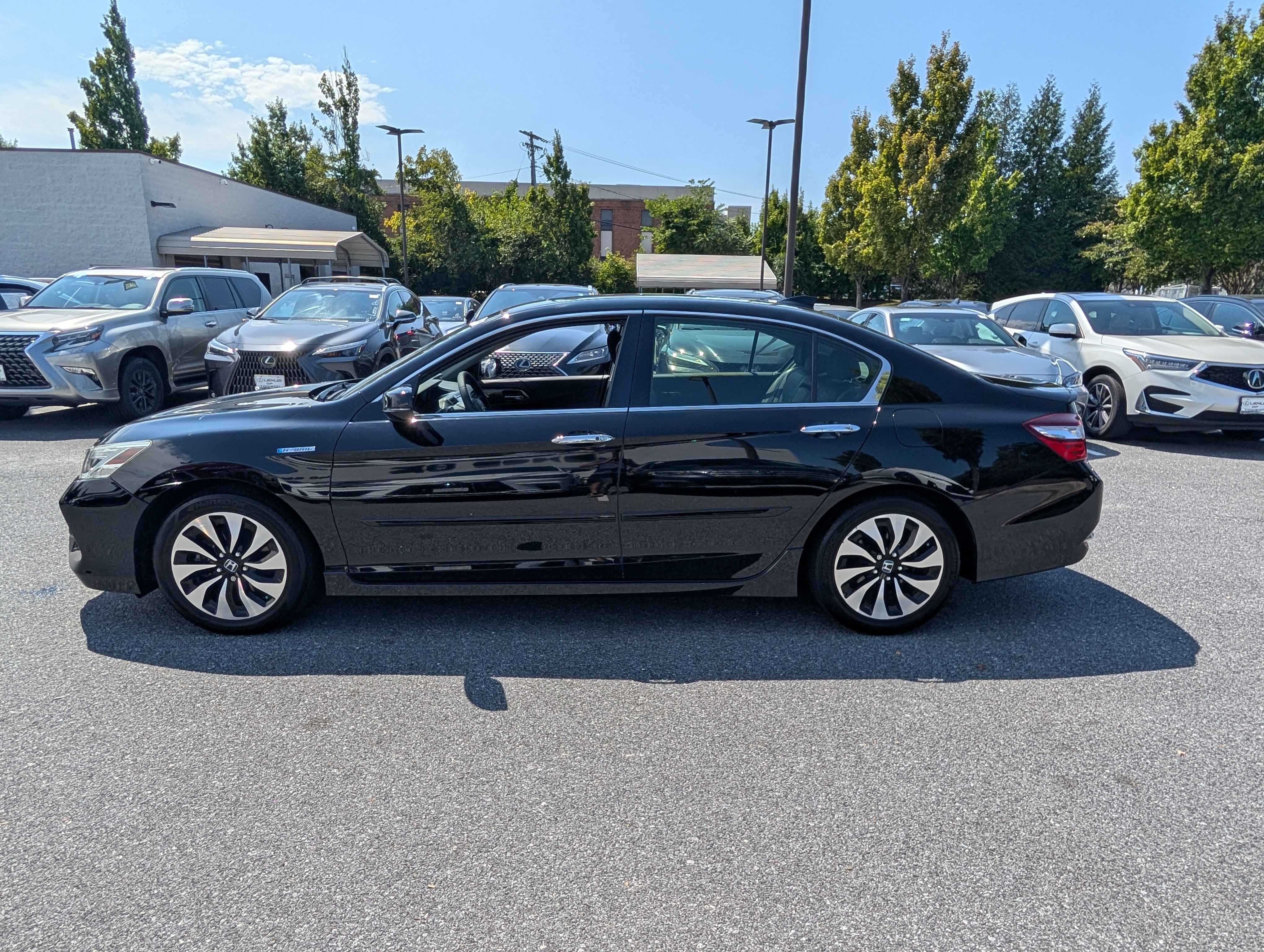 Used 2017 Honda Accord Touring image 6