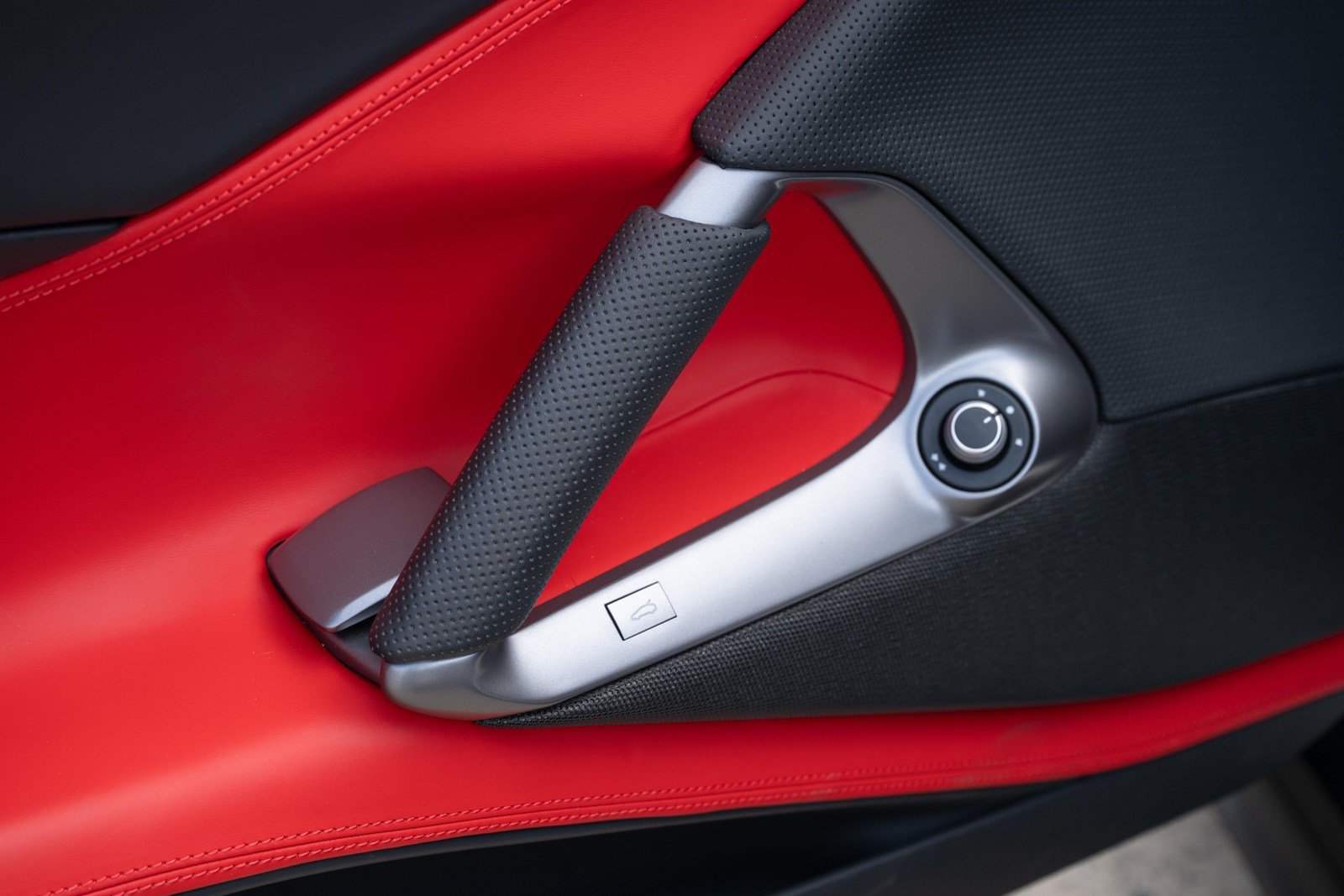 Used 2021 Ferrari 812 GTS RWD image 28