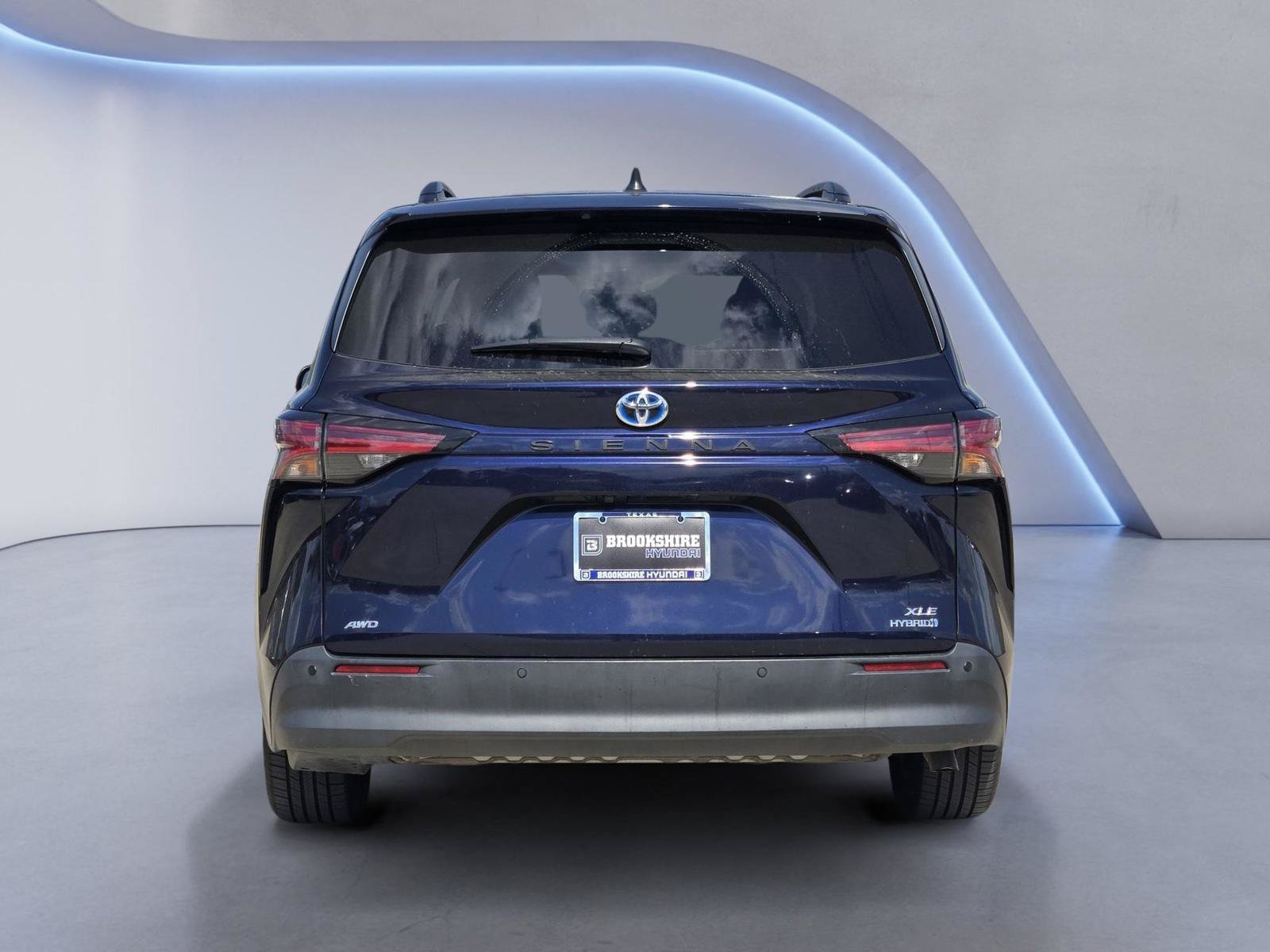 Used 2022 Toyota Sienna XLE w/ XLE Plus Package AWD/4WD image 7