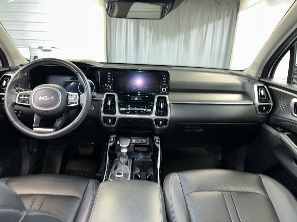 Used 2023 Kia Sorento SX image 31