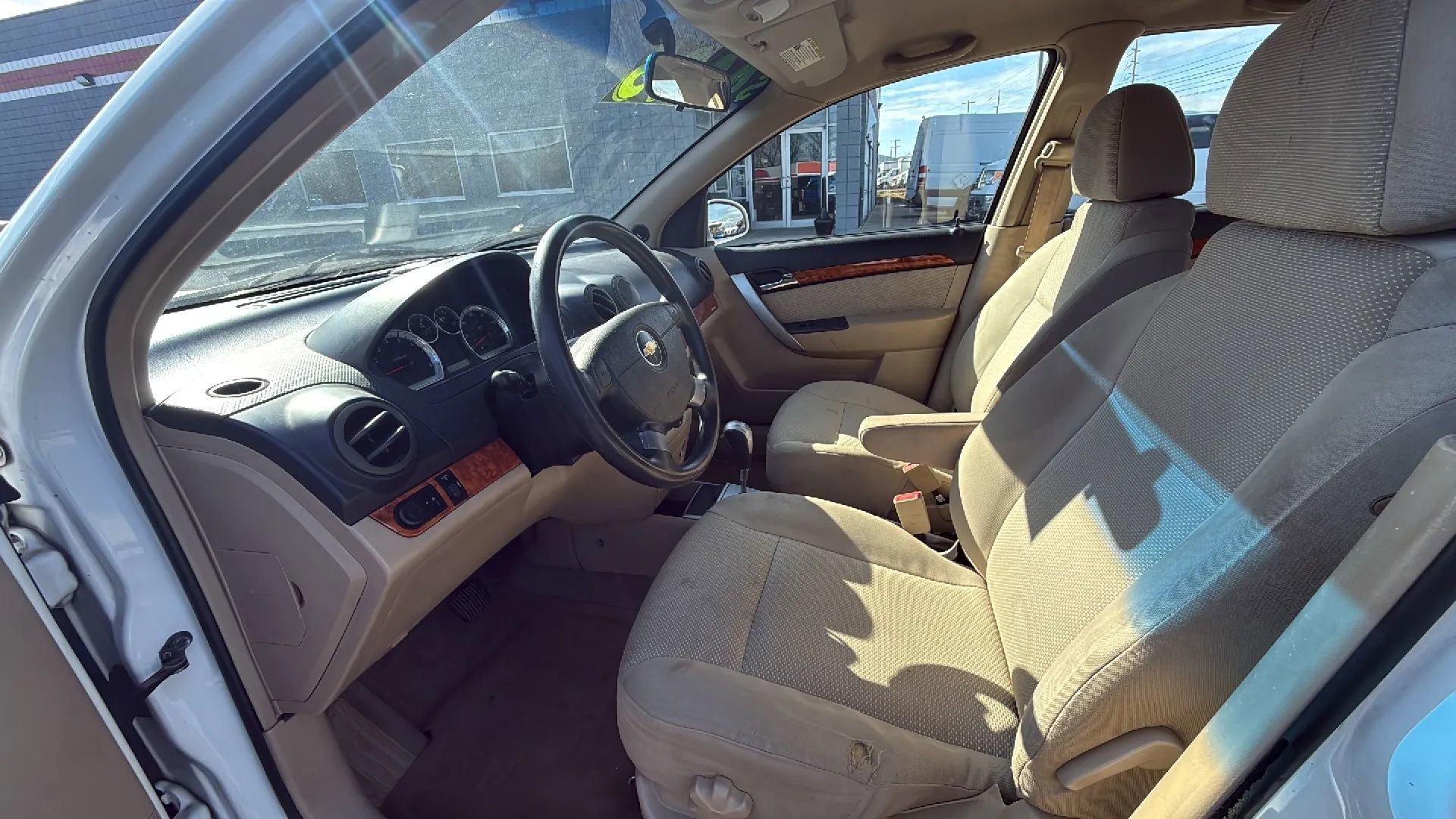 Used 2011 Chevrolet Aveo5 LT w/ Power and Convenience Package image 10