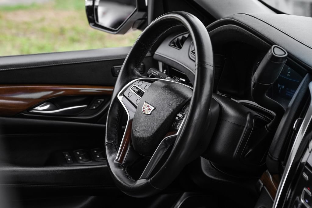 Used 2019 Cadillac Escalade ESV Premium Luxury RWD image 12