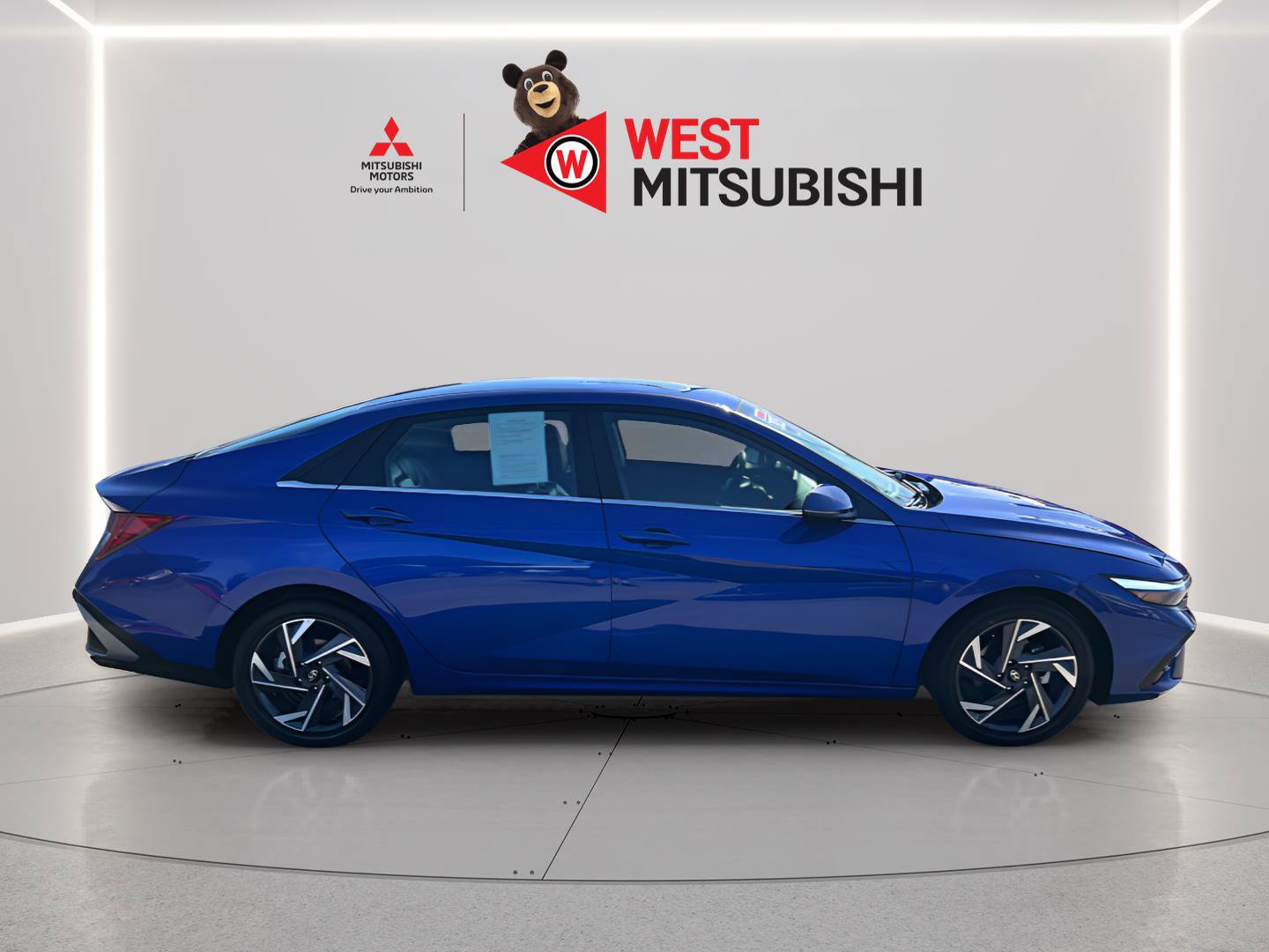 Used 2025 Hyundai Elantra Limited FWD image 6