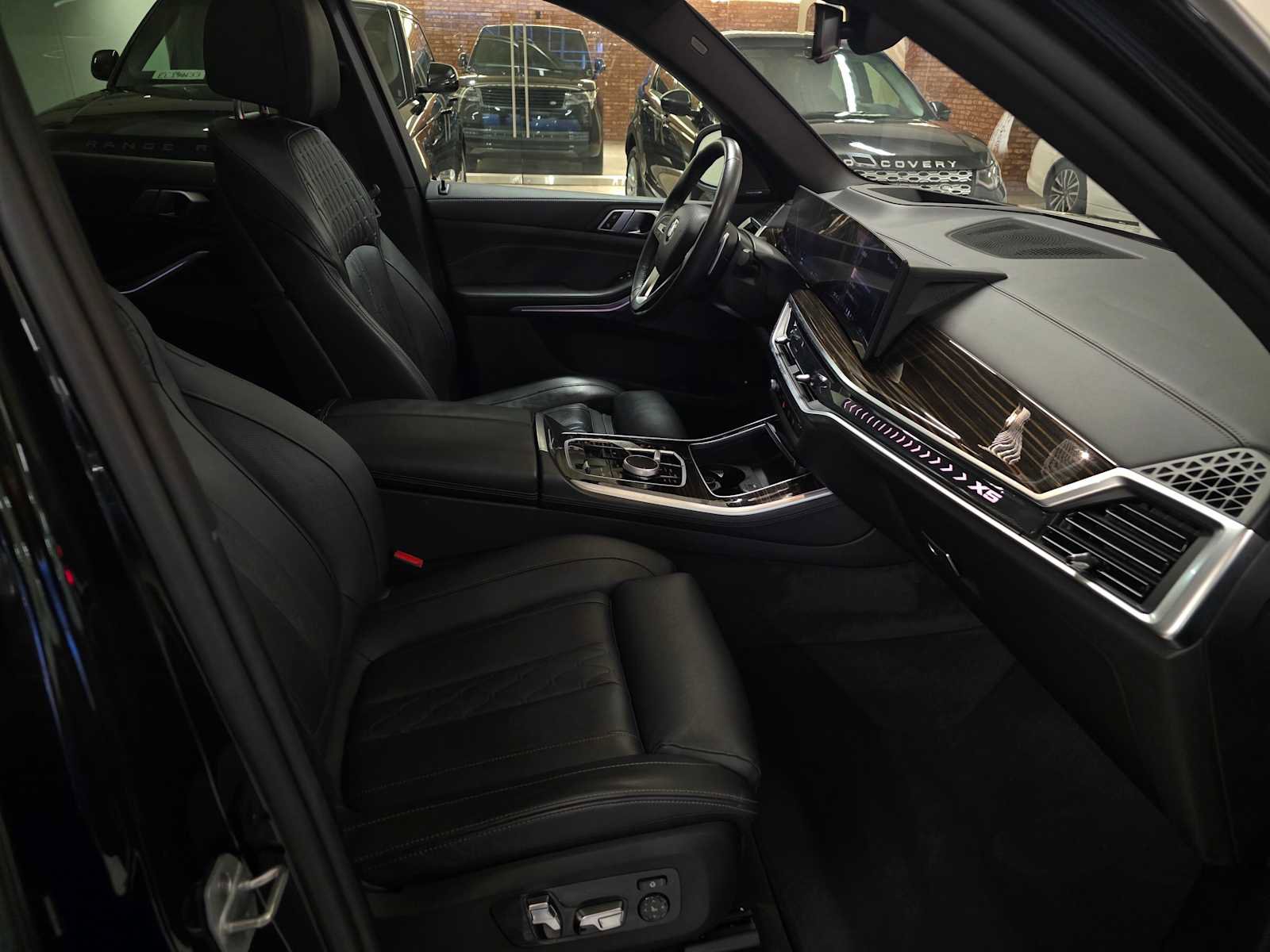 Used 2025 BMW X5 xDrive50e image 12