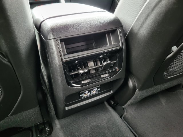 Used 2025 Jeep Grand Cherokee Laredo AWD/4WD image 25