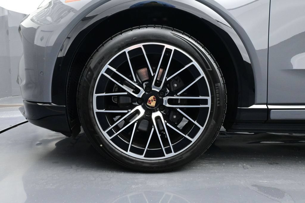New 2026 Porsche Cayenne Electric AWD/4WD image 6
