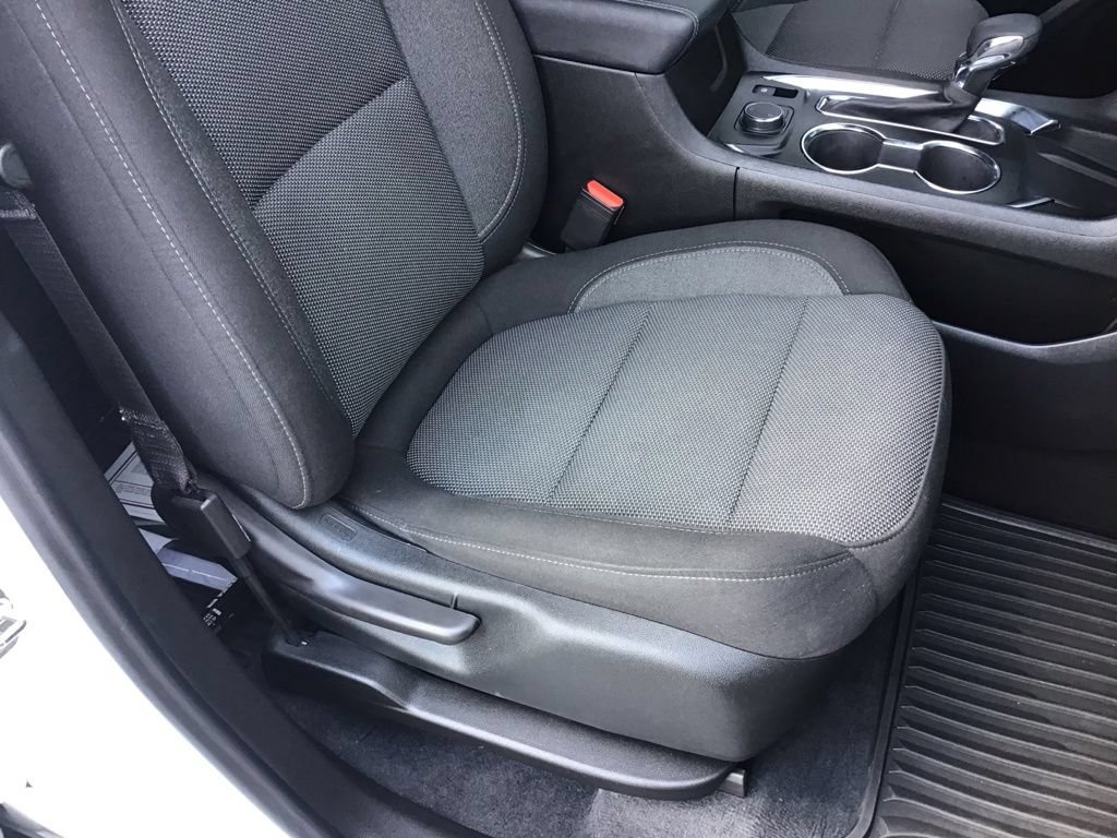 Used 2023 Chevrolet Traverse LT AWD/4WD image 12
