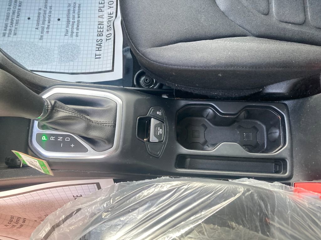 Used 2018 Jeep Renegade Latitude image 30