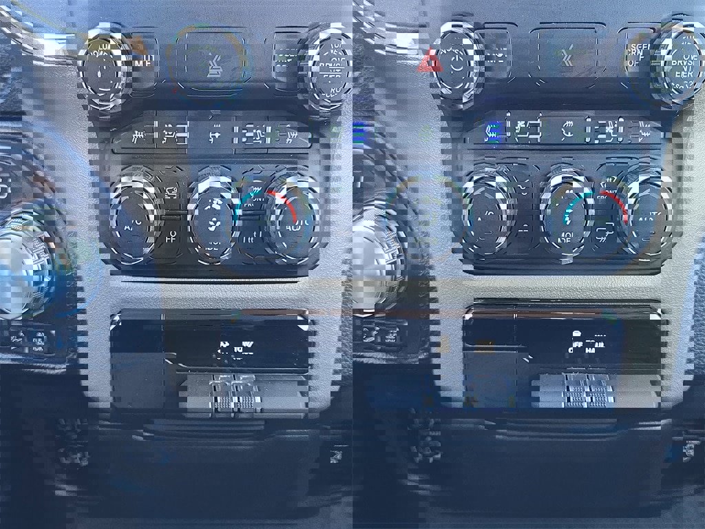 Used 2021 RAM 1500 Laramie w/ Off Road Group image 22