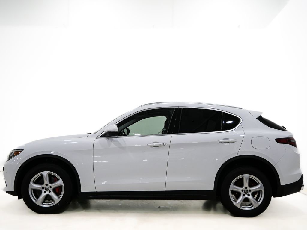 Used 2020 Alfa Romeo Stelvio Sport w/ Cold Weather Package image 5