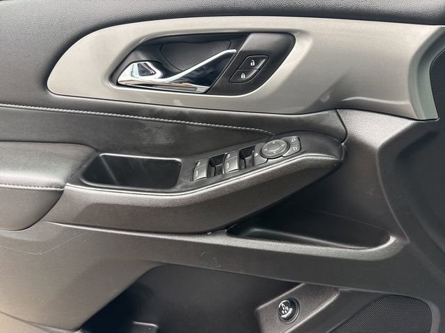 Used 2023 Chevrolet Traverse LT image 18