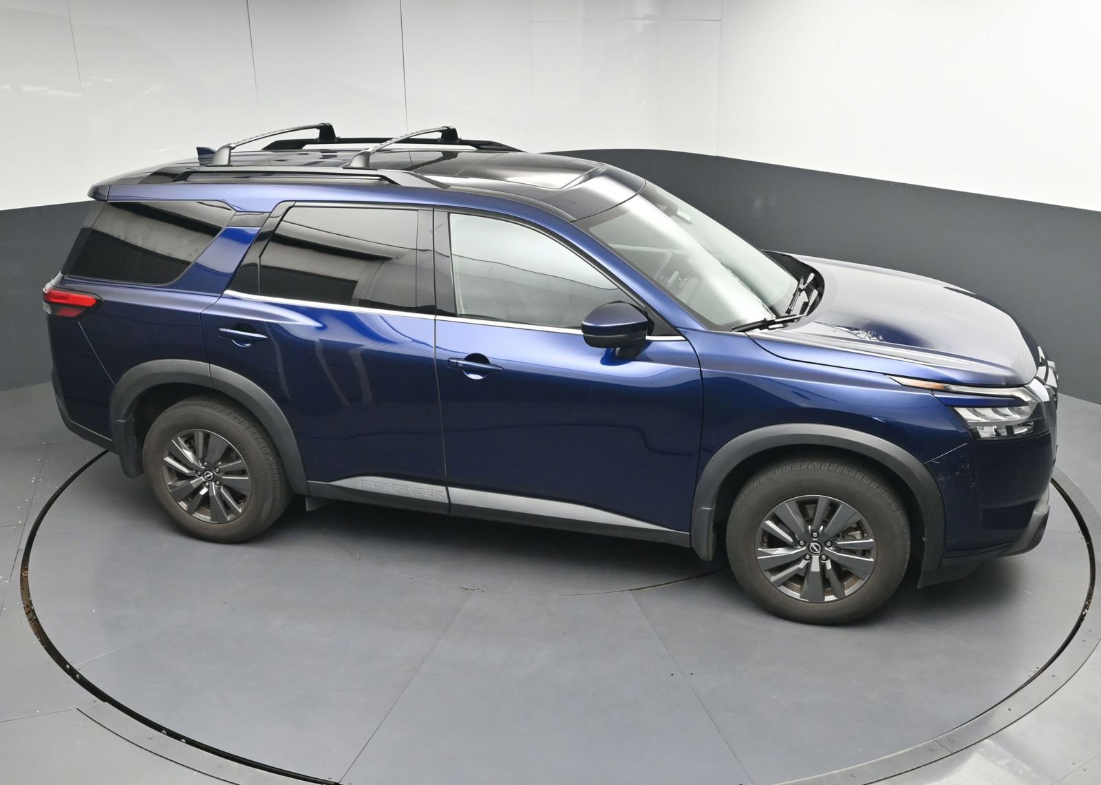 Used 2023 Nissan Pathfinder SV w/ SV Premium Package image 34