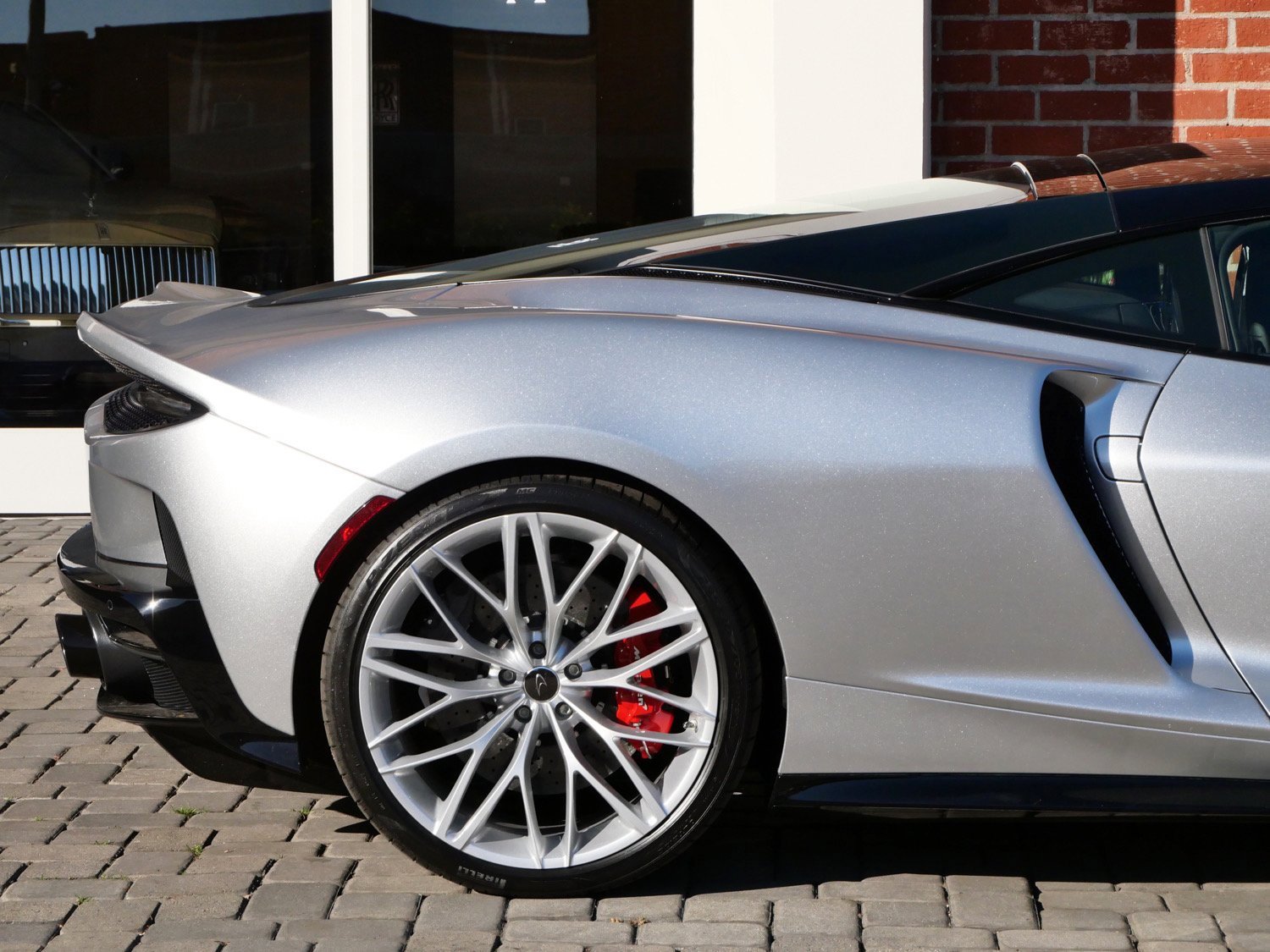 Used 2023 McLaren GT image 13