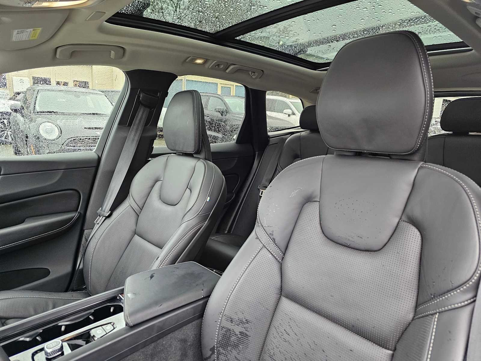 Certified 2023 Volvo XC60 B6 Ultimate w/ Protection Package Premier image 24