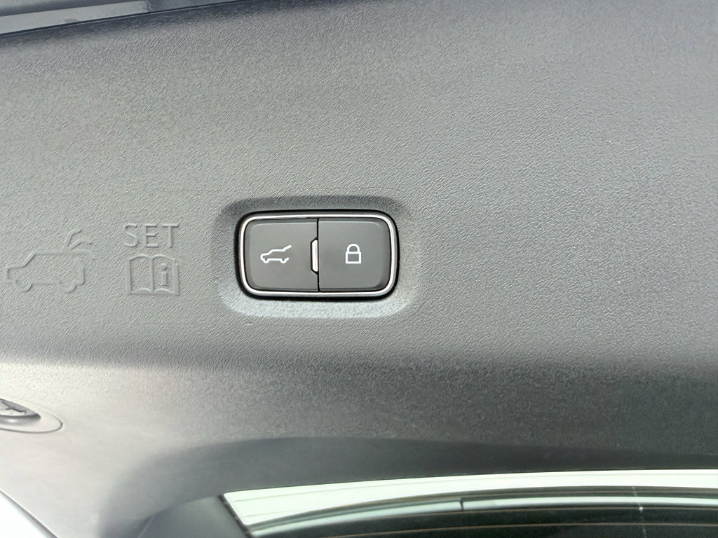 Used 2026 Lincoln Navigator Reserve AWD/4WD image 11