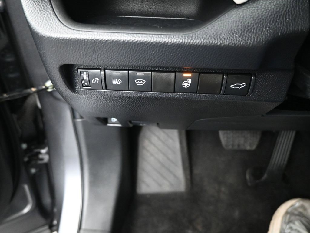 Used 2023 Toyota RAV4 XLE Premium image 26