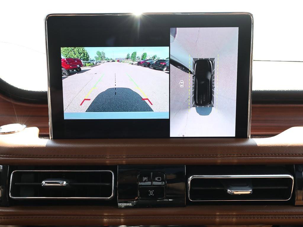 Used 2023 Lincoln Aviator Reserve w/ Equipment Group 201A AWD/4WD image 17