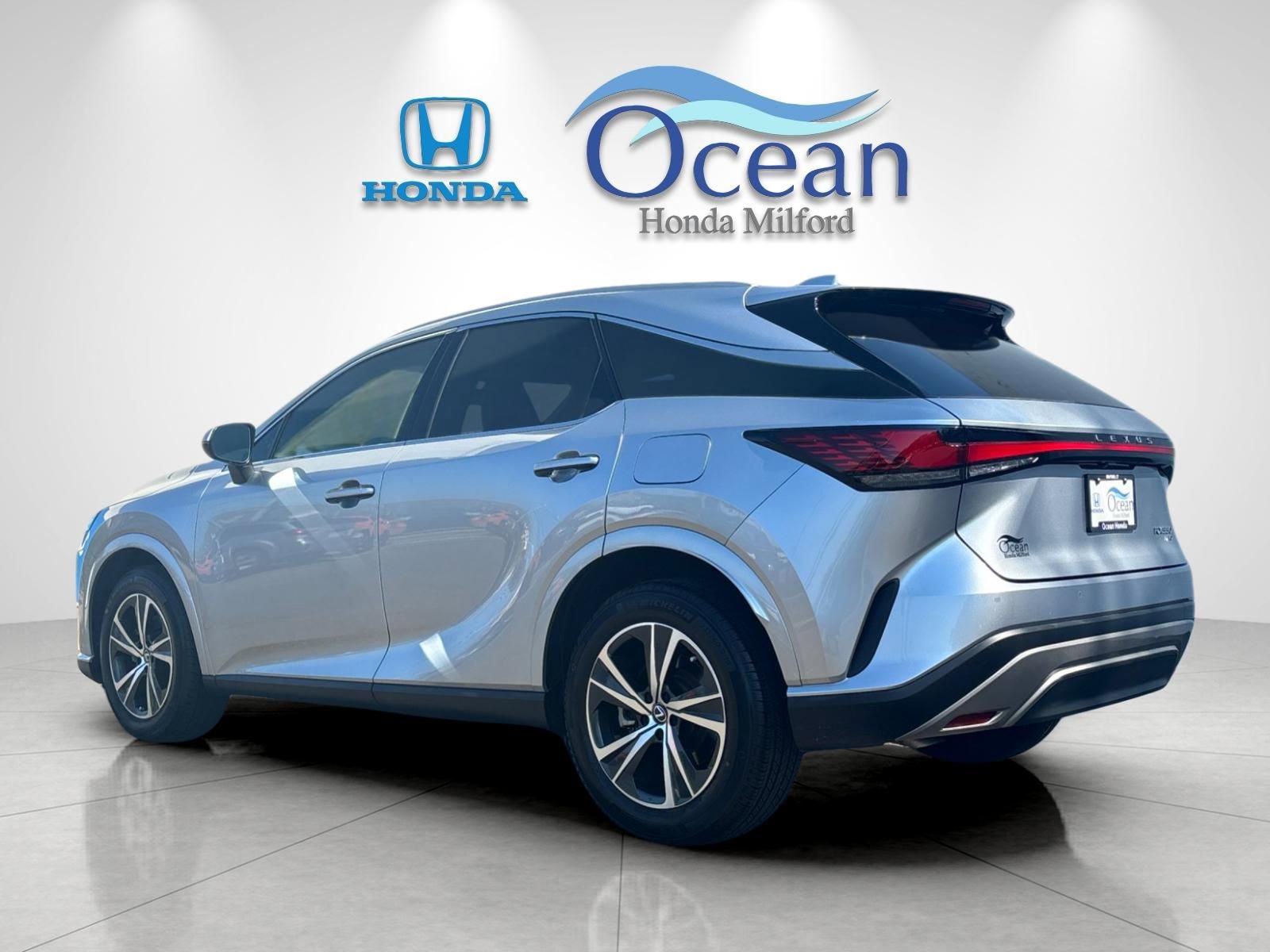 Used 2023 Lexus RX 350 Premium w/ Accessory Package AWD/4WD image 5