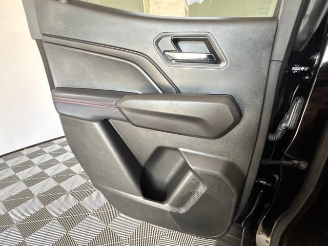 Used 2024 Chevrolet Colorado Z71 w/ LPO, Dark Essentials Package AWD/4WD image 21