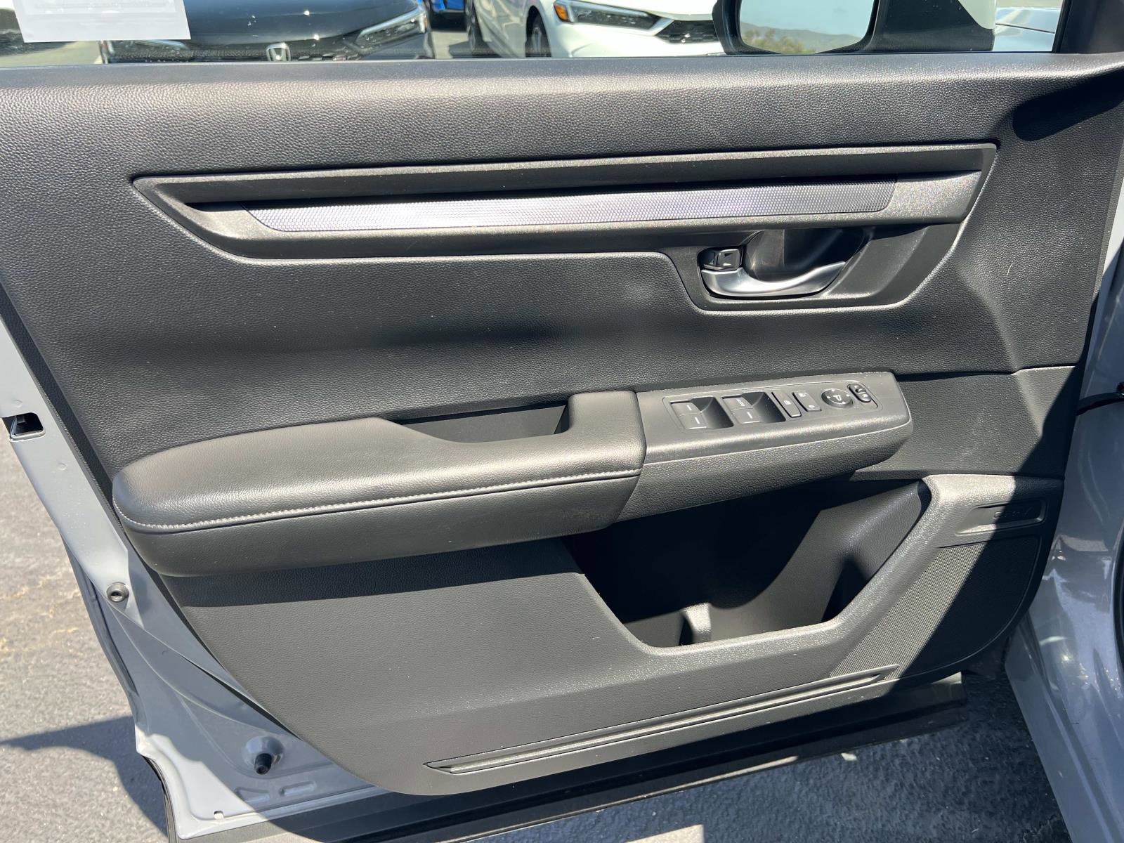 Certified 2025 Honda CR-V LX image 6