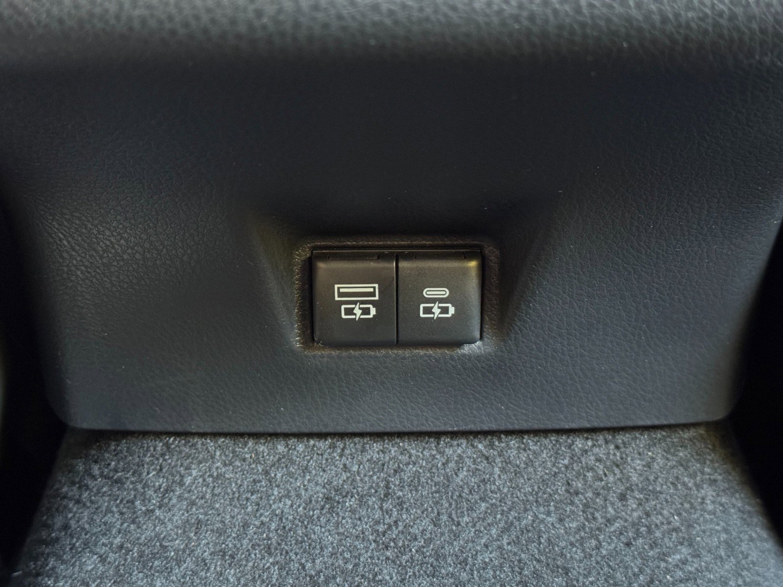 Used 2025 Toyota Camry XSE image 33