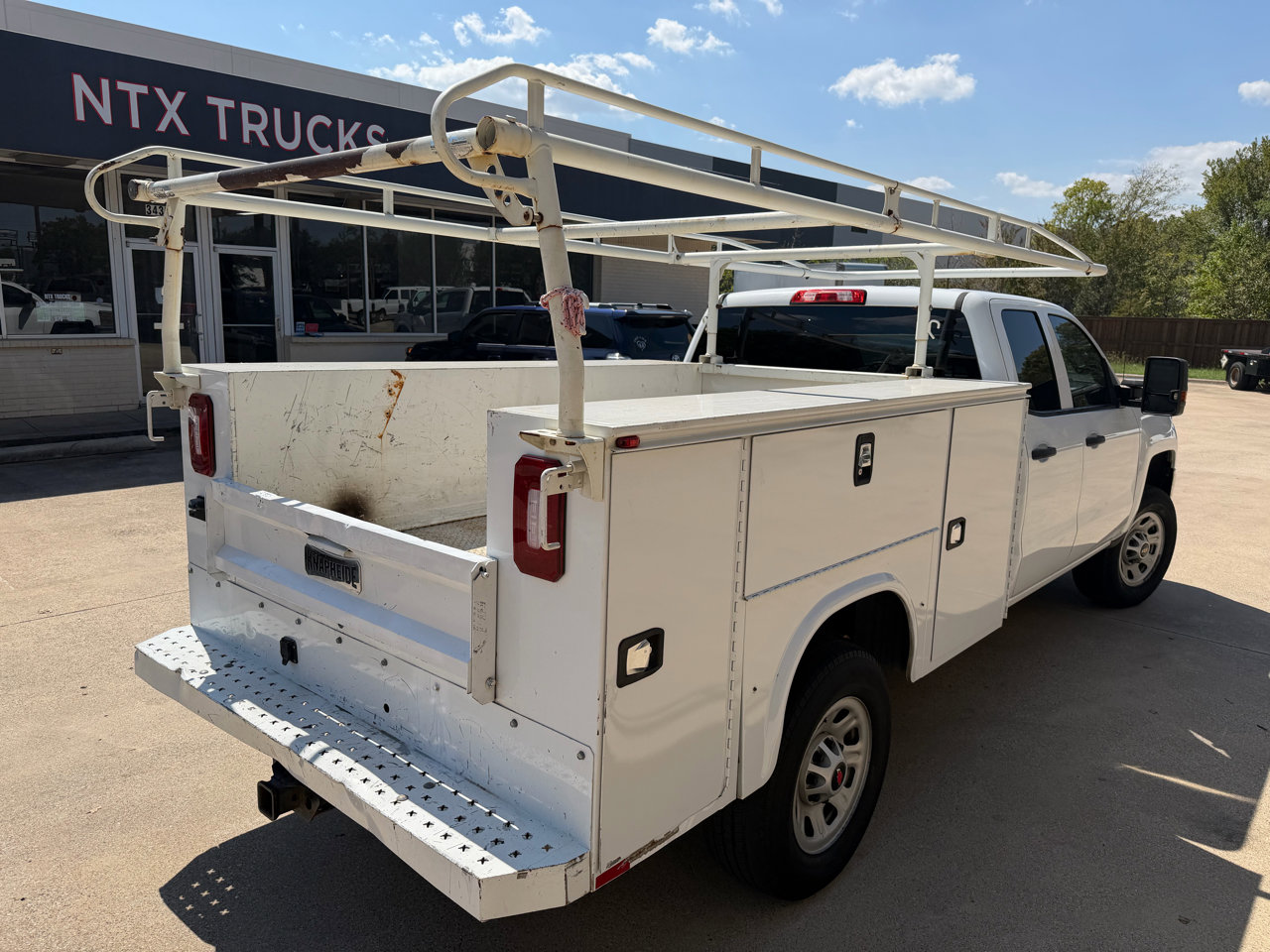 Used 2018 Chevrolet Silverado 3500 W/T w/ WT Convenience Package image 5