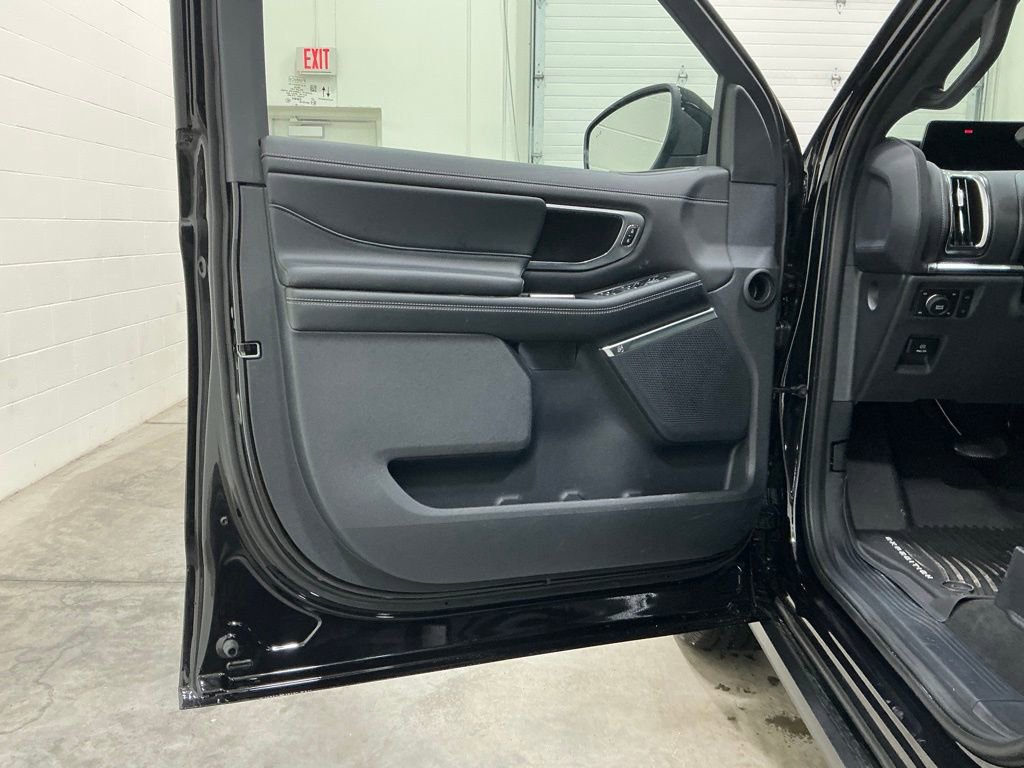 New 2026 Ford Expedition Platinum w/ Stealth Performance Package image 17