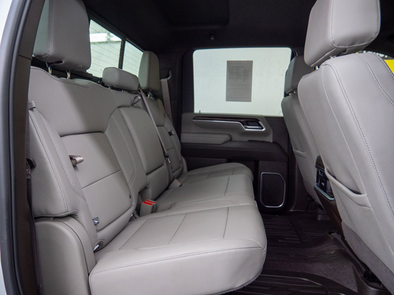 Used 2025 GMC Sierra 3500 SLT w/ SLT Premium Package AWD/4WD image 18