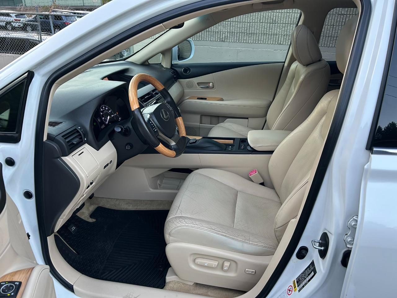 Used 2014 Lexus RX 450h AWD image 12